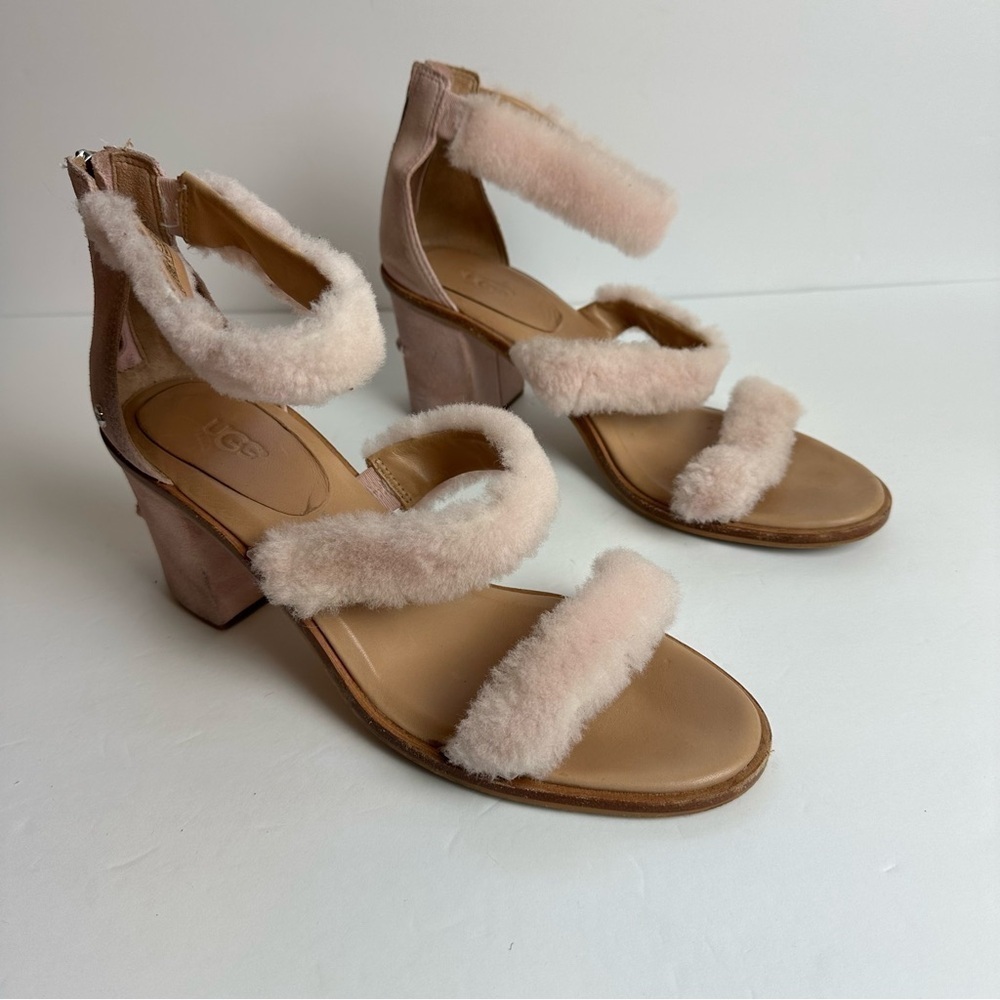 Ugg Del Rey Fluff Heels Women's size 12 or EU 43 Lamb Fur Sandals Blush Pink